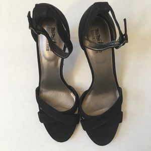 Coach & Four Pumps 10M